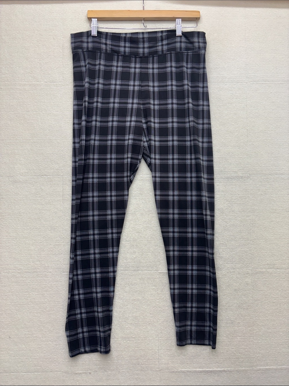 Cuddl Duds | XL leggings Black & Gray Plaid Stretch Pants